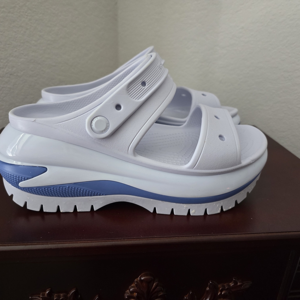 CROCS Mega Crush Sandals - White & Blue Platform Clogs Size 10